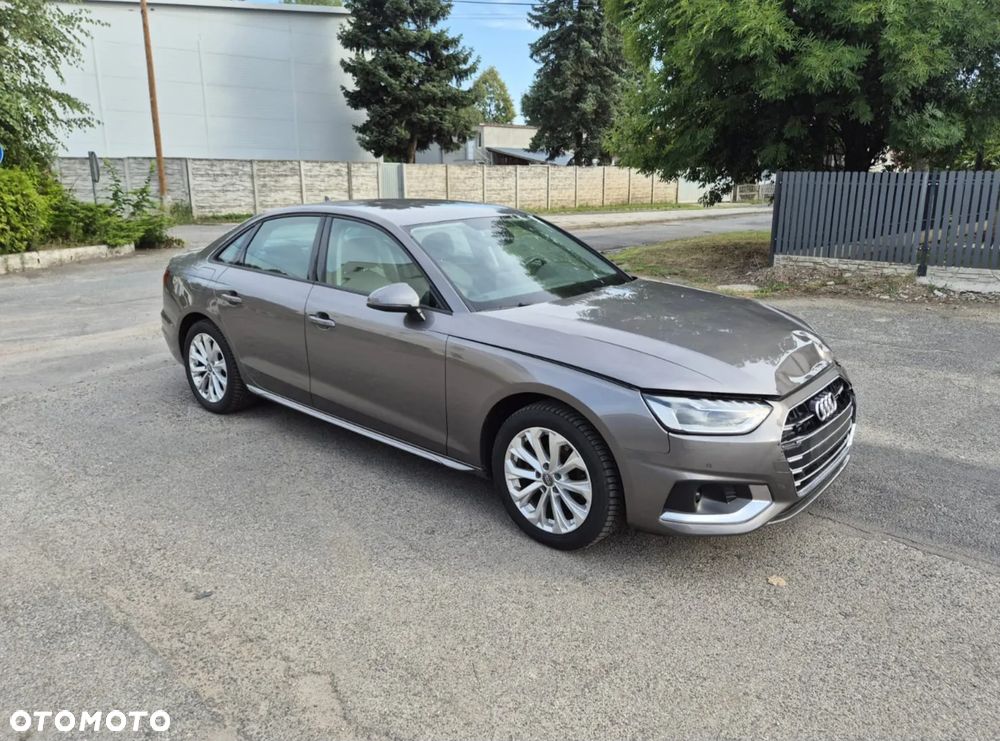 Audi A4 Limousine - 1