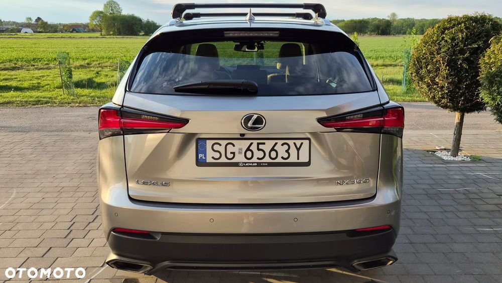 Lexus NX 300 F Impression AWD - 3