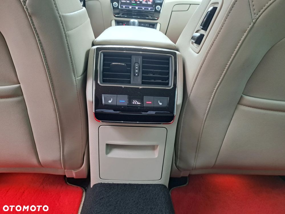 Skoda Superb 2.0 TDI 4x4 L&K DSG - 27