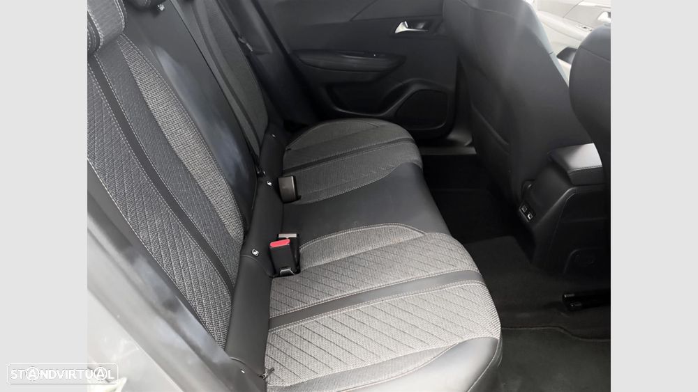 Peugeot 2008 1.2 Hybrid Allure e-DCS6 - 18