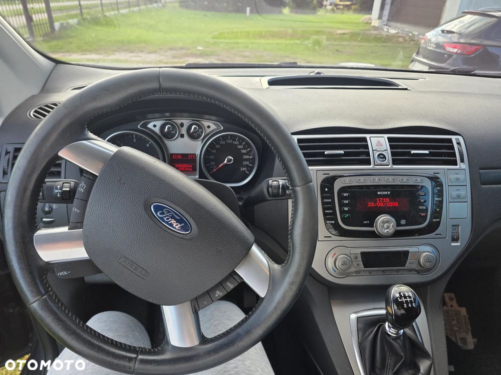 Ford Kuga 2.0 TDCi 2x4 Titanium - 6