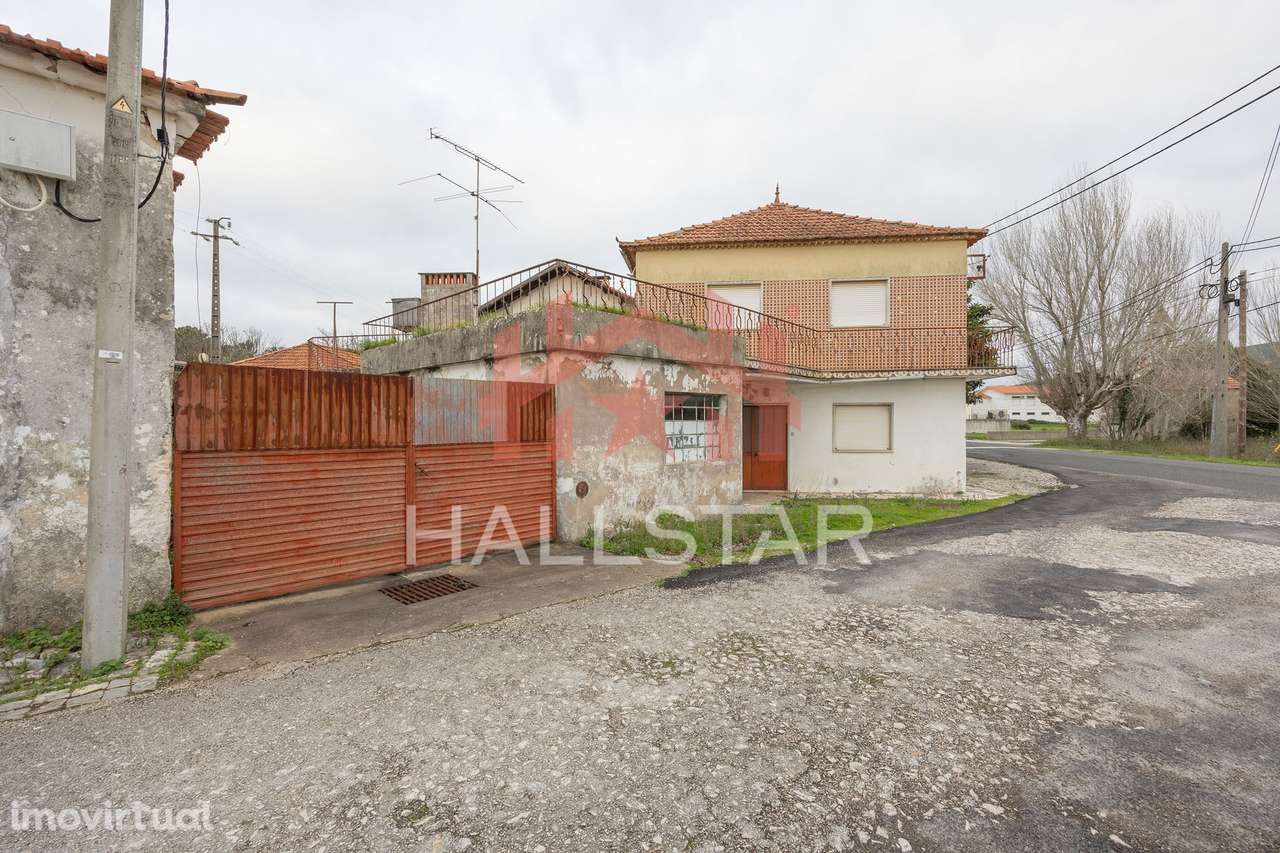 Moradia T3 / Para Reconstrução / Pátio / Porto de Mós - Grande imagem: 3/35