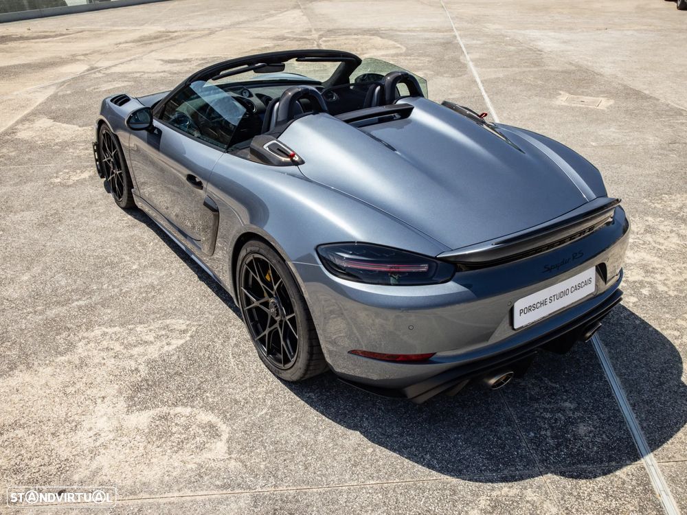 Porsche 718 Spyder - 16