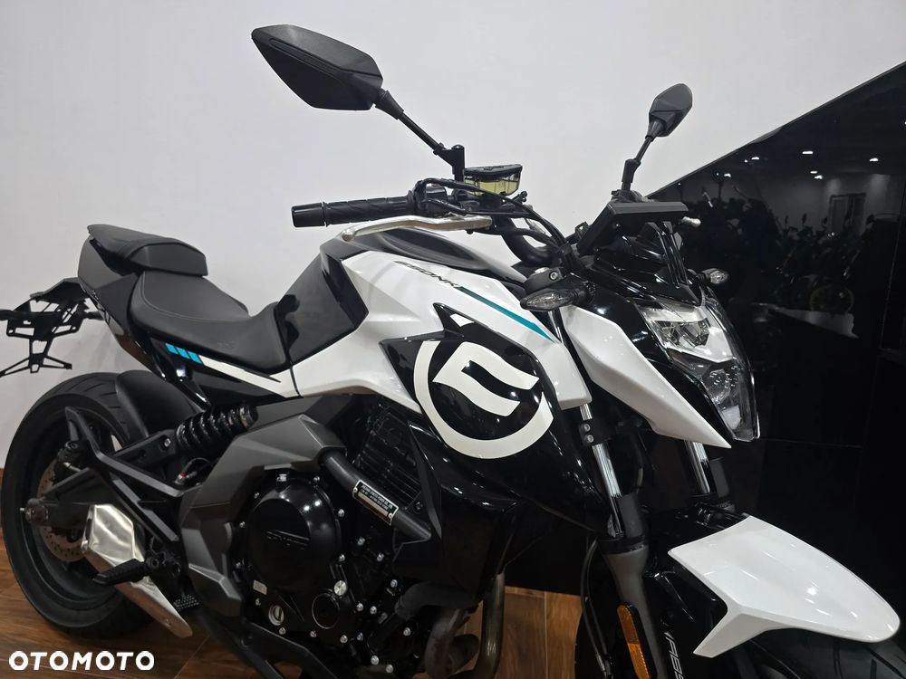 CFMoto NK - 1