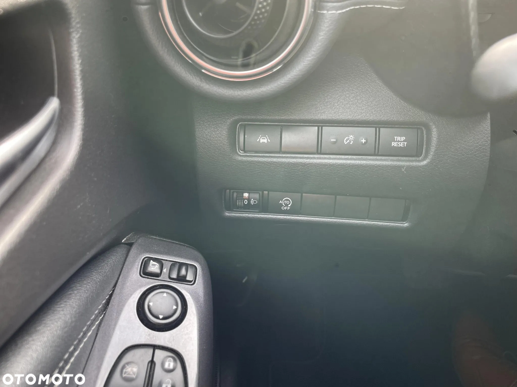 Nissan Juke 1.0 DIG-T N-Connecta DCT - 23
