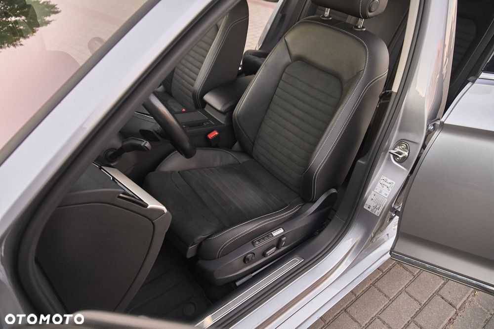 Volkswagen Passat 2.0 TDI EVO Elegance DSG - 17