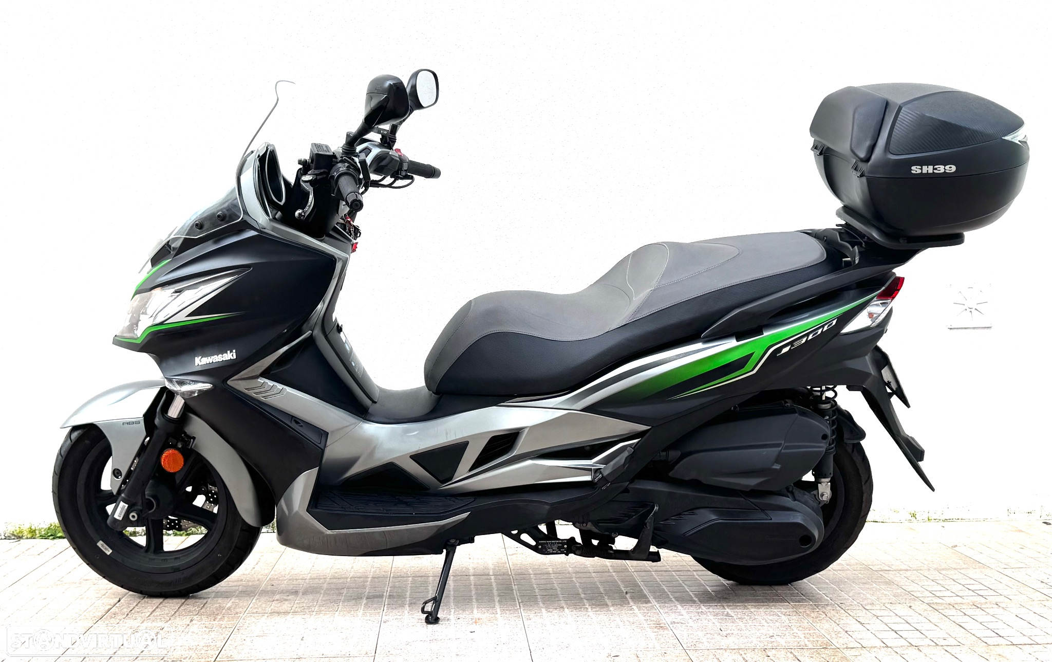 Kawasaki J300 - 9