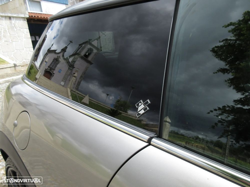 MINI 3 Portas Cooper D Aut. - 14