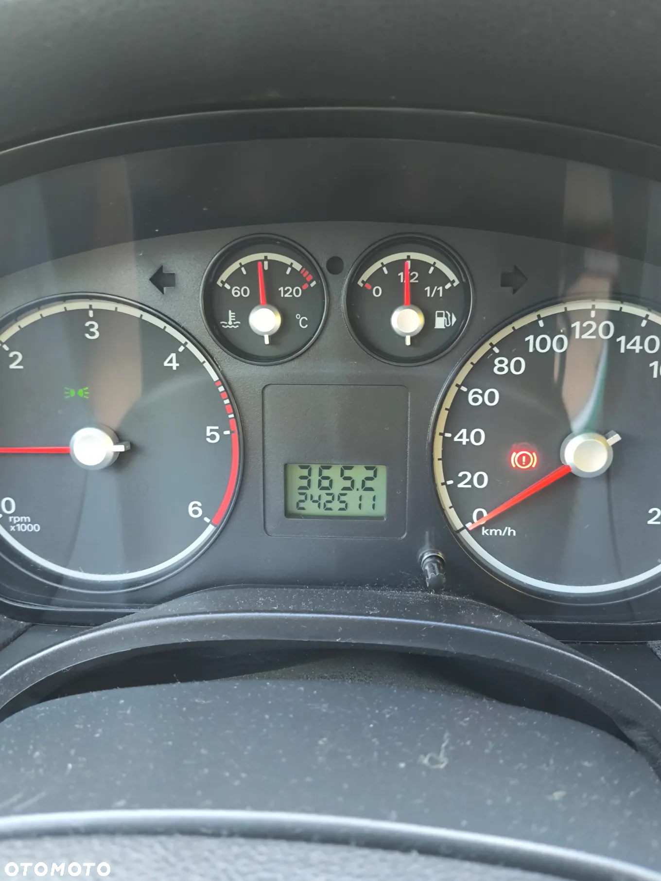Ford Focus 1.8 TDCi Sport - 9