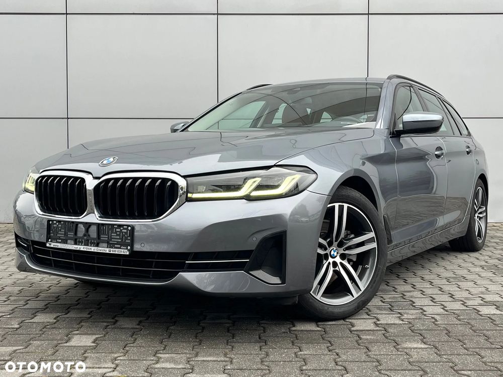 BMW Seria 5 520d xDrive Luxury Line