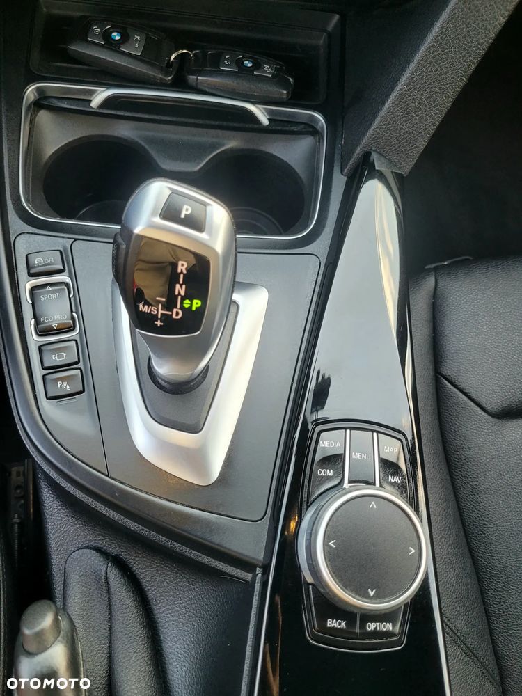 BMW Seria 3 320i GPF xDrive Advantage - 23