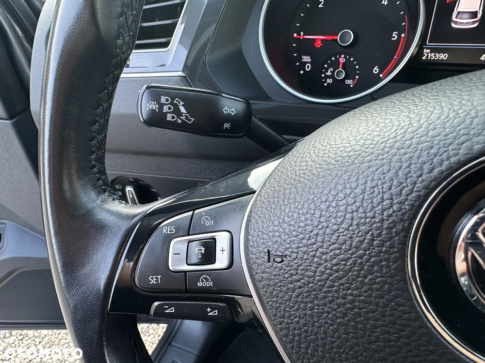 Volkswagen Tiguan - 27