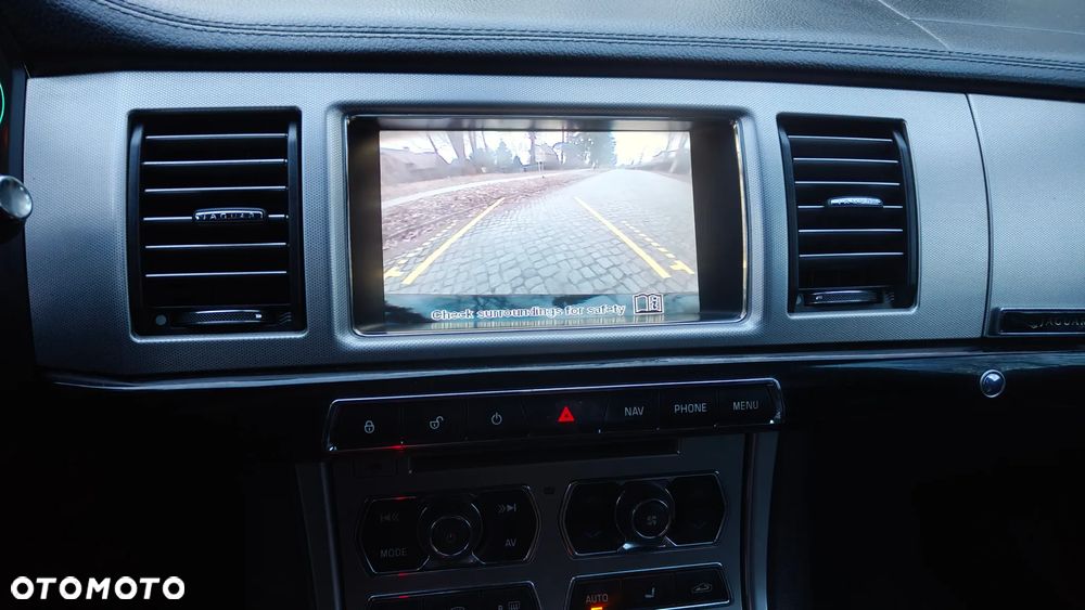 Jaguar XF 3.0 V6 D Portfolio - 13