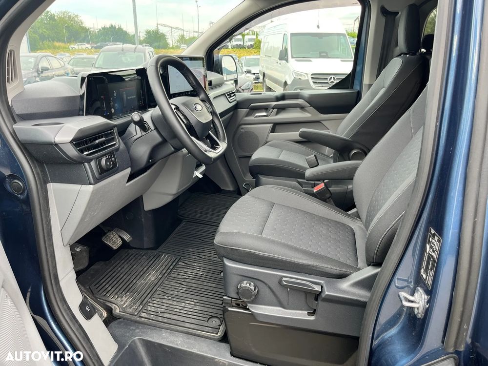 Ford Tourneo Custom - 11