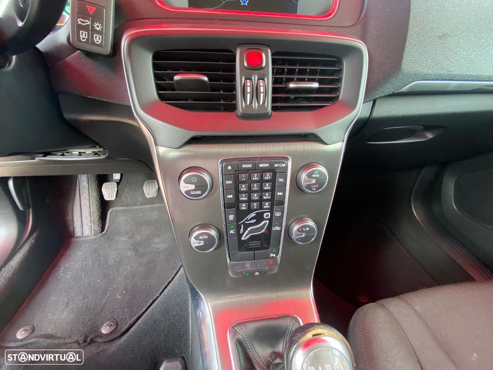 Volvo V40 1.6 D2 Momentum - 9