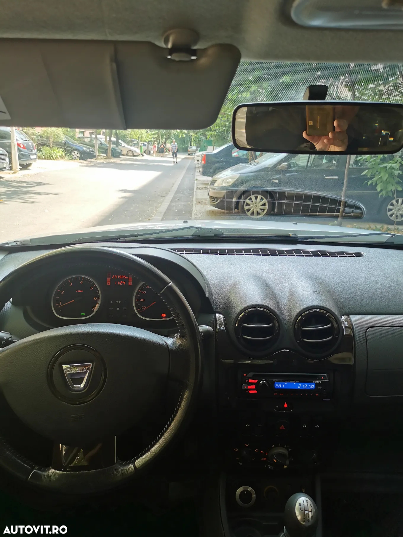 Dacia Duster 1.6 4x4 Laureate - 10