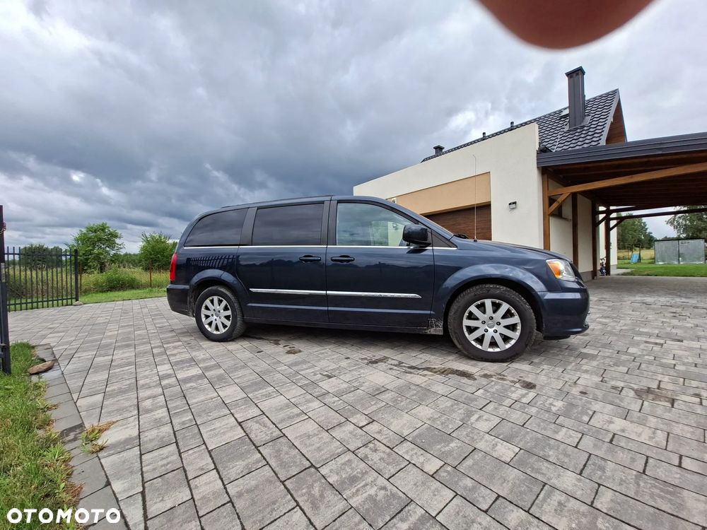 Chrysler Town & Country - 1
