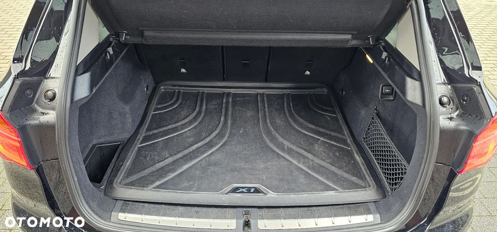 BMW X1 sDrive18i - 12