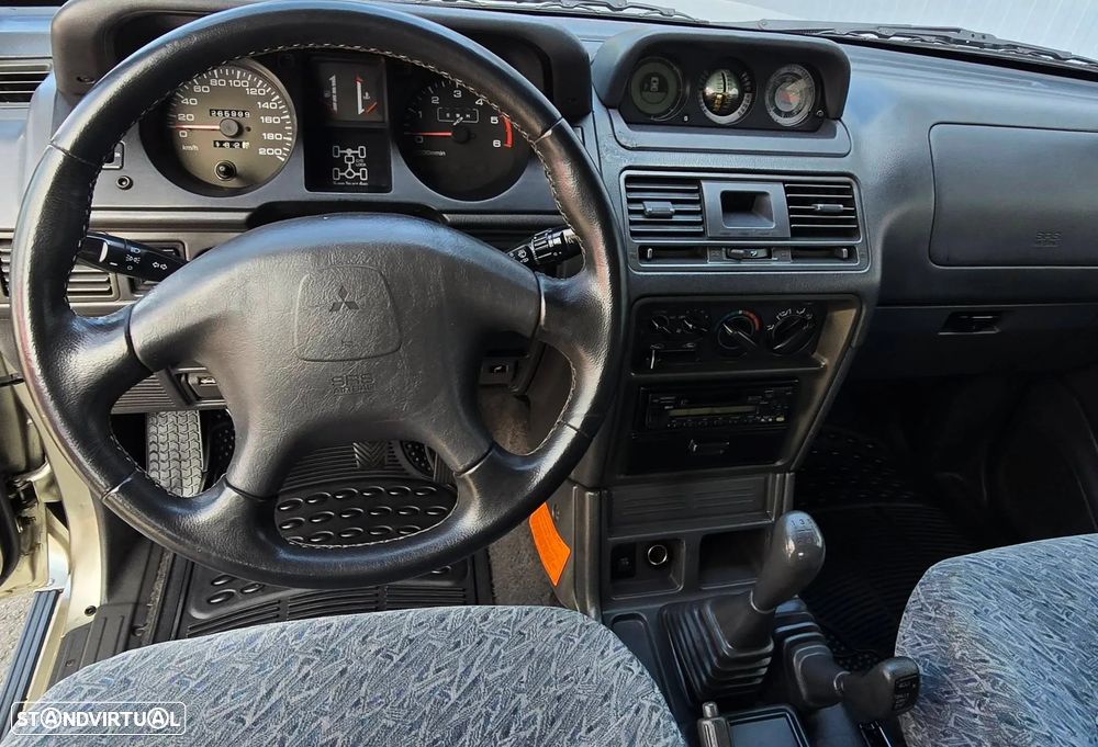 Mitsubishi Pajero 2.8 TD GLS ABS - 10