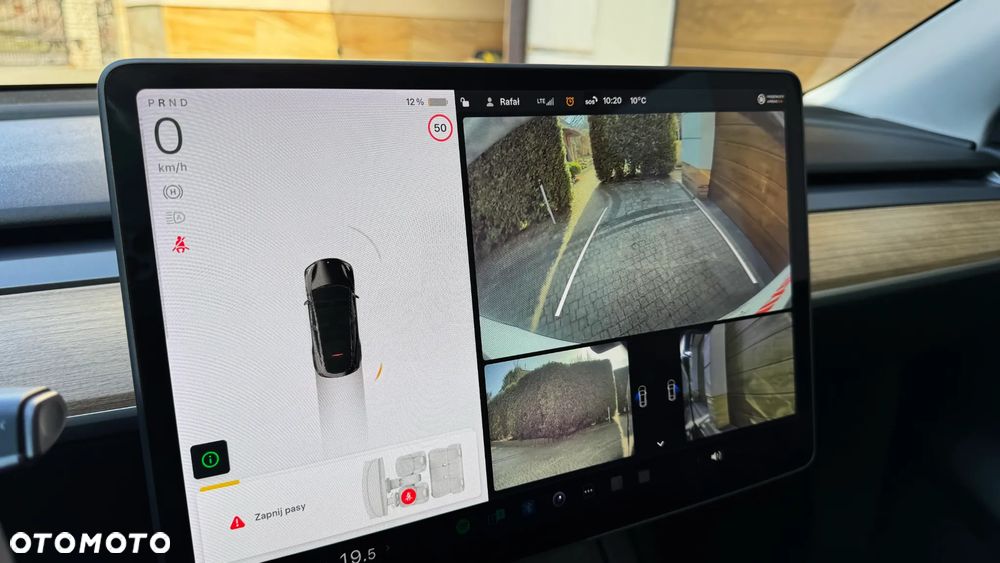 Tesla Y Long Range AWD - 27