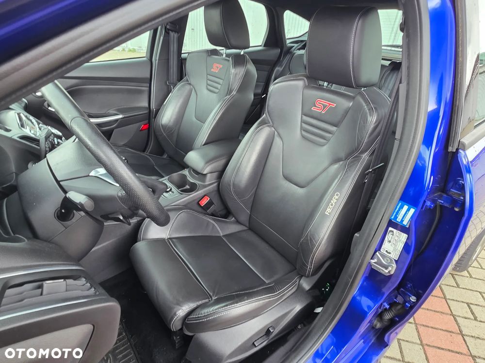 Ford Focus 2.0 EcoBoost ST mit Leder-Exclusiv-Paket - 8