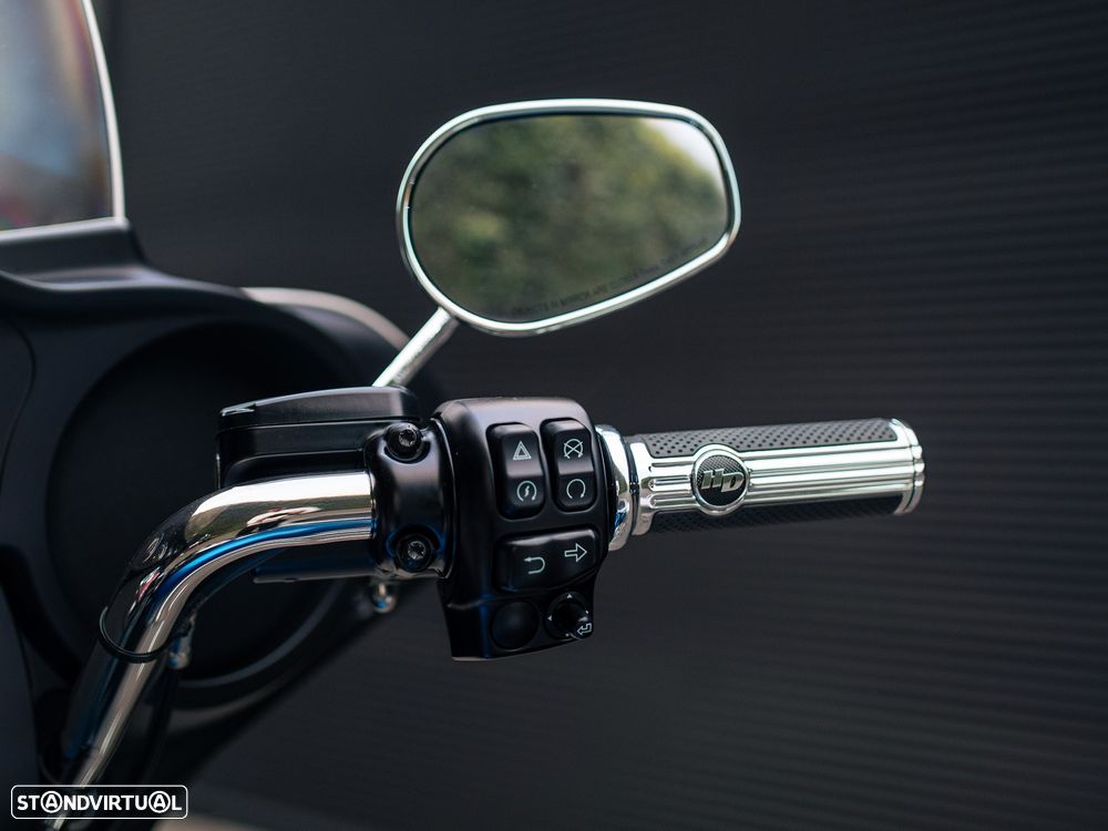 Harley-Davidson FLH ELECTRA GLIDE® REVIVAL™ - 23