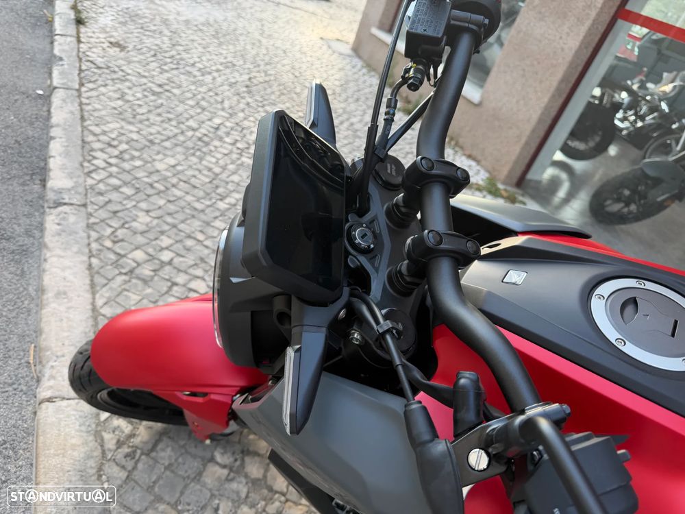 Honda CB 125 R - 6
