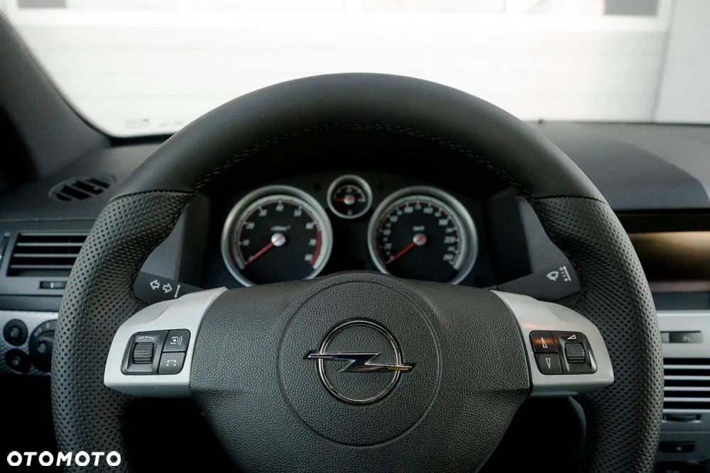 Opel Astra III GTC 1.8 Sport - 18