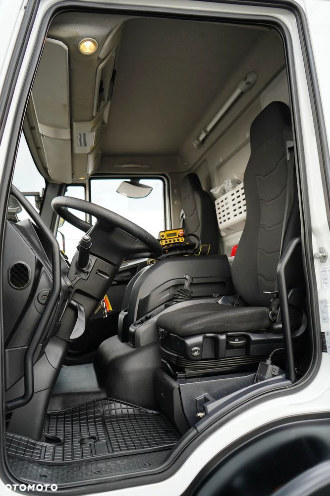 Iveco EUROCARGO / 180-250 / SKRZYNIOWY + HDS / HYVA HC - 153 / ROTATOR / PILOT - 9