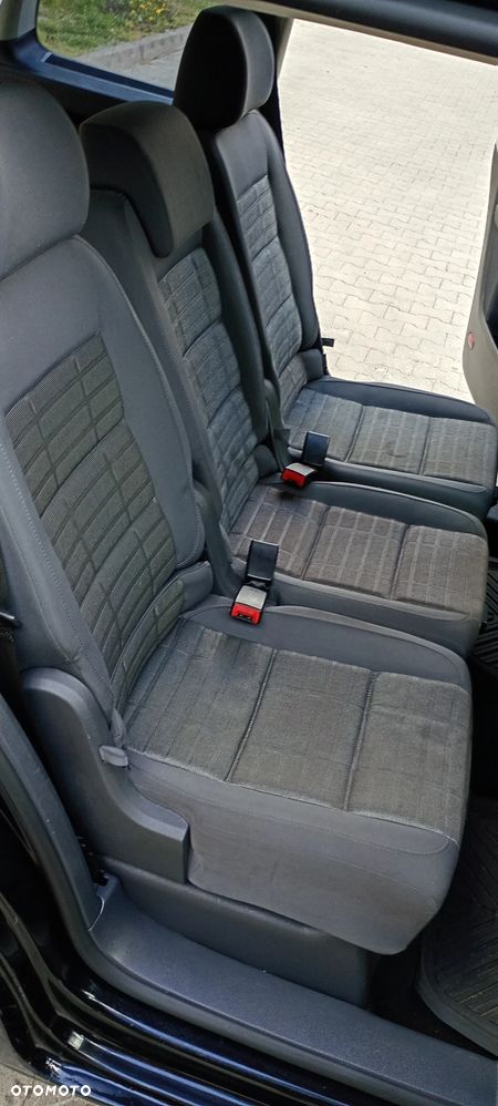 Volkswagen Touran 1.9 TDI Conceptline - 39
