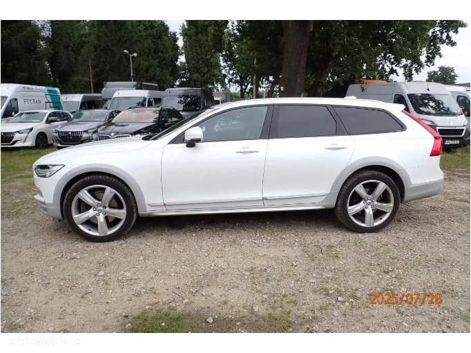 Volvo V90 Cross Country D4 AWD Ocean Race - 16