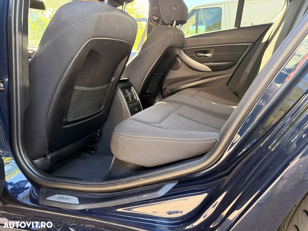 BMW Seria 3 320d DPF Aut. - 29