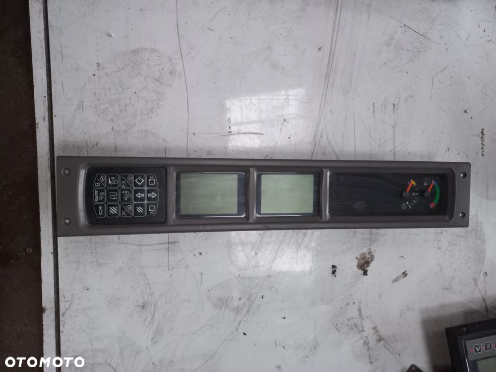 Licznik,sterownik,wyświetlacz,podłokietnik,komputer,MCcormick,Case,New Holland,Steyr,429092A1,707322A2,704499A2,47519388,82036342,313856A1,87677584,362031A1,412439001001,CVT,CVX,MXU,MX270,PUMA,mxm,konsola,control unit,monitor,terminal,magnum,deska rozdzielcza,digital,instrument cluster, - 15