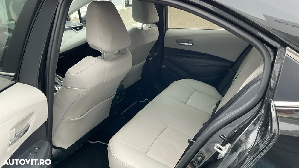 Toyota Corolla Sedan 1.8 HSD Exclusive - 15