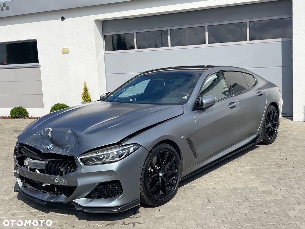BMW Seria 8 840i - 14