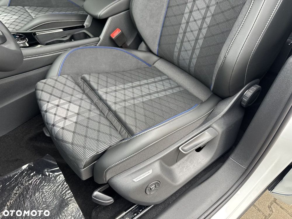 Volkswagen Tiguan - 12