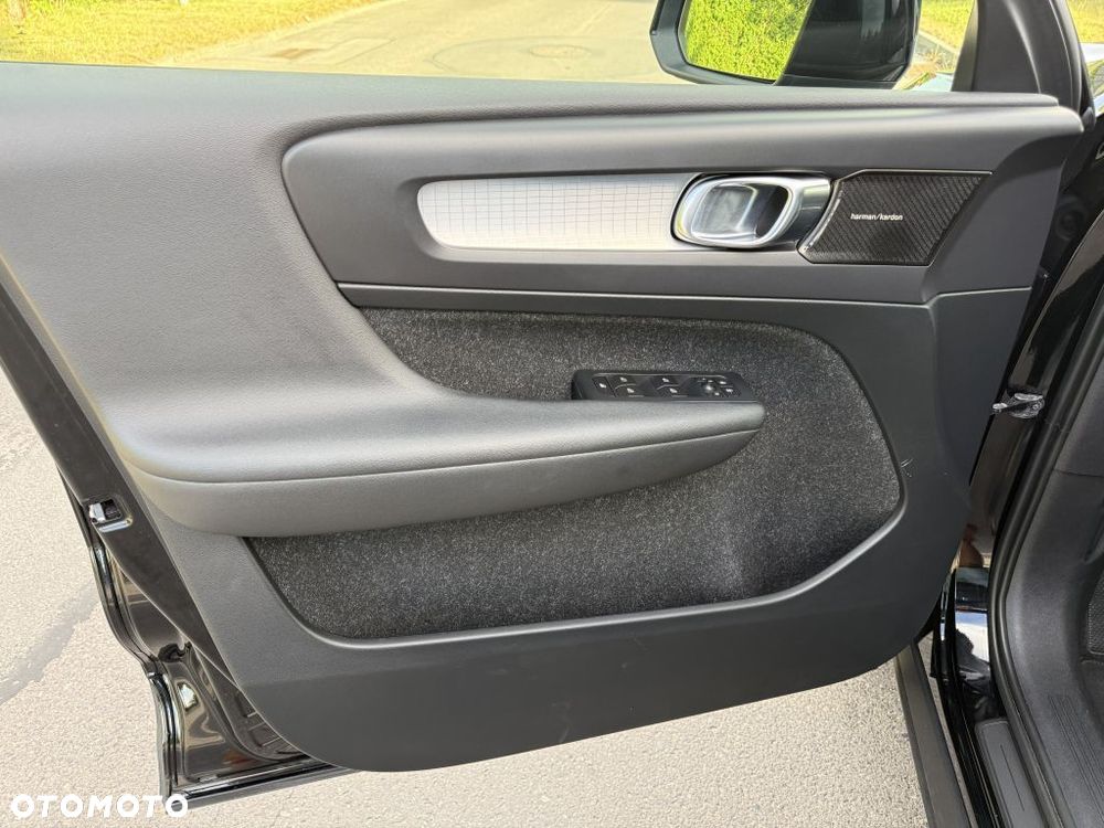 Volvo XC 40 D4 AWD Momentum - 18