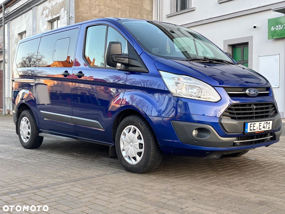 Ford Tourneo Custom - 1