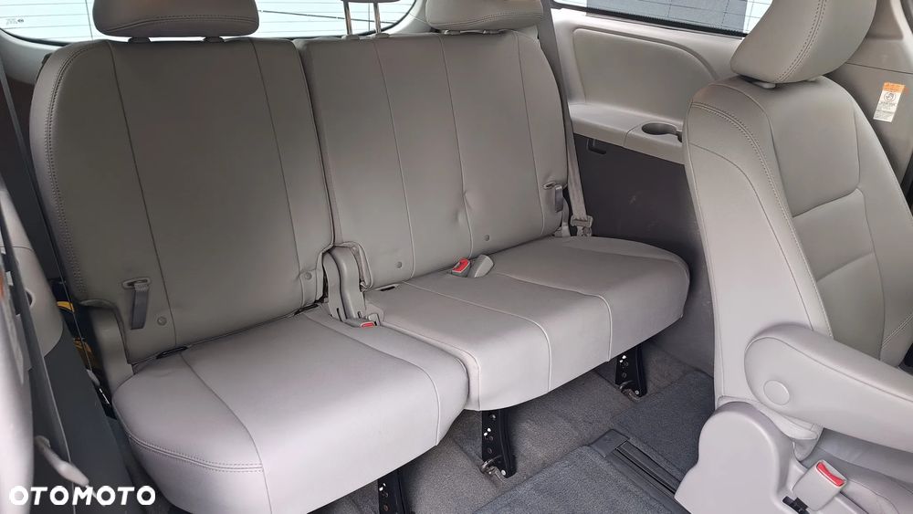 Toyota Sienna 3.5 V6 XLE AWD - 17