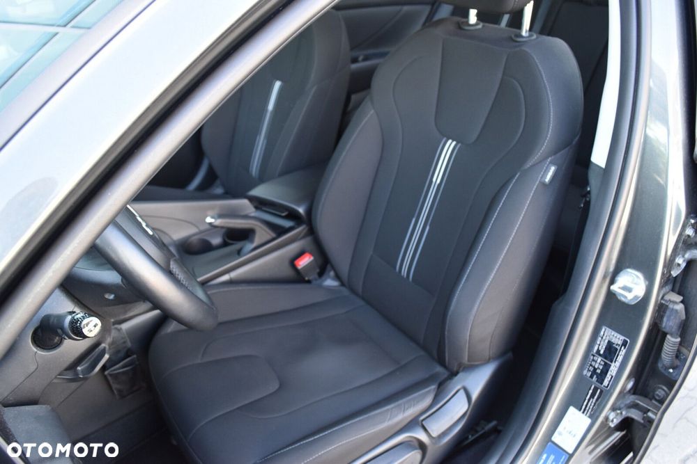 Hyundai Elantra 1.6 Smart - 24