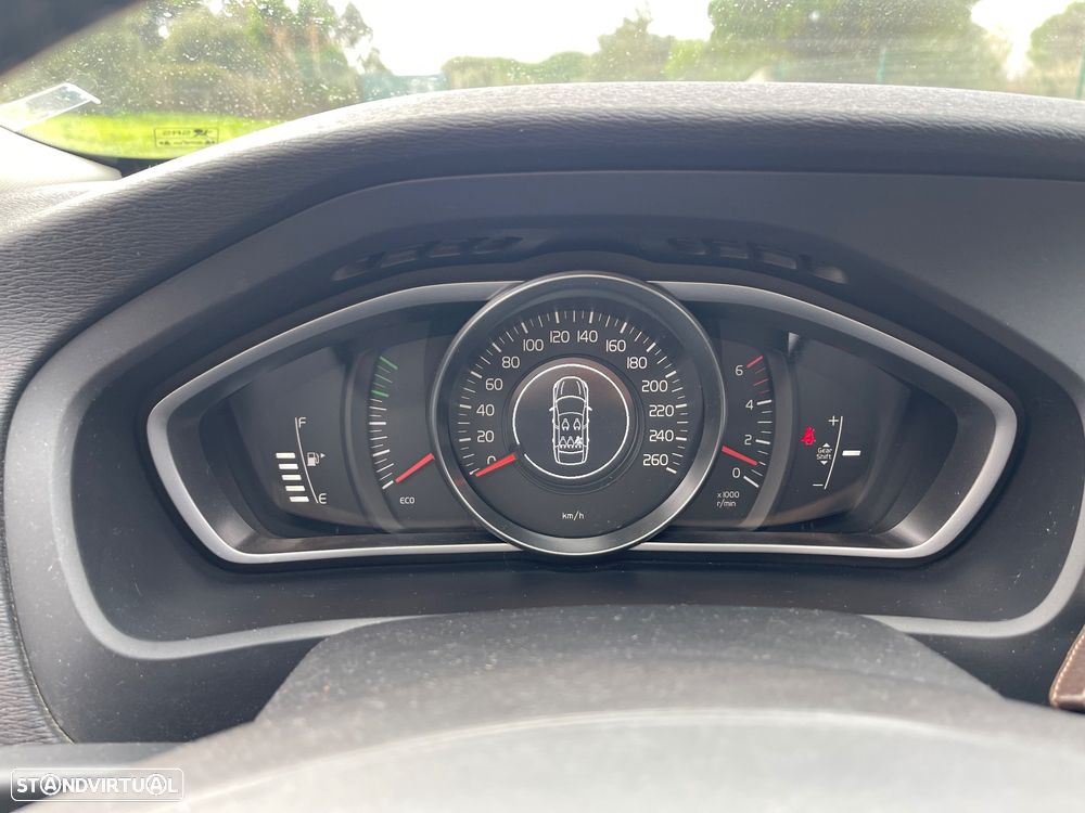 Volvo V40 D2 Momentum - 17