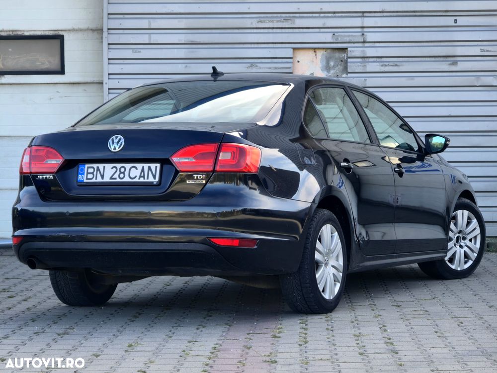 Volkswagen Jetta - 4