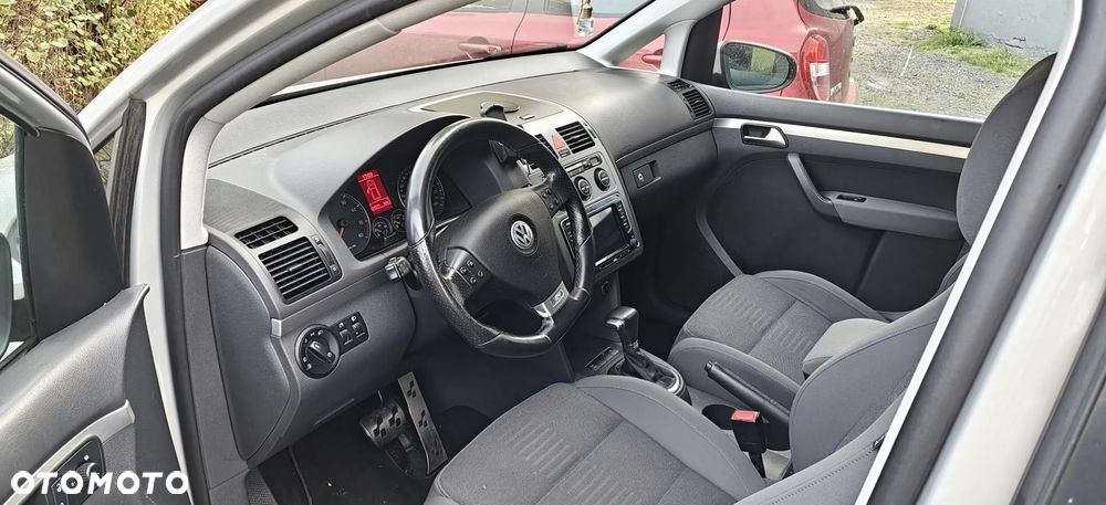 Volkswagen Touran - 6