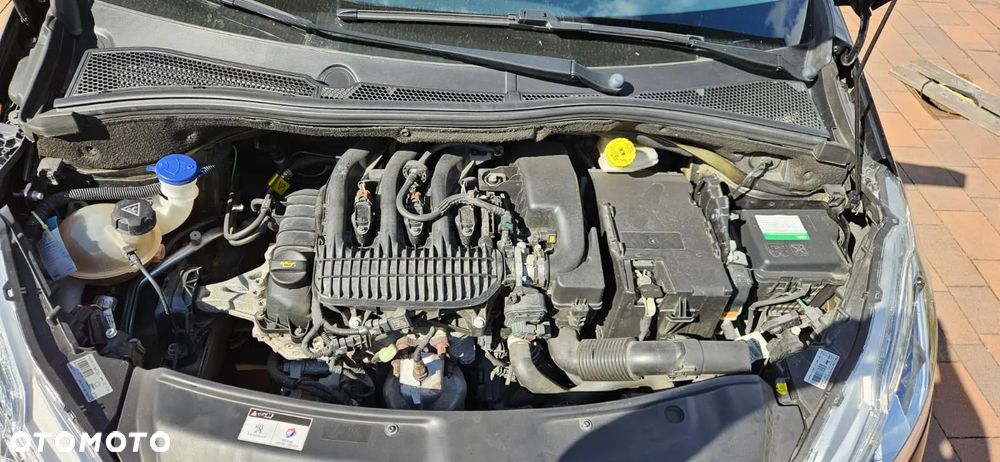 Peugeot 208 - 20