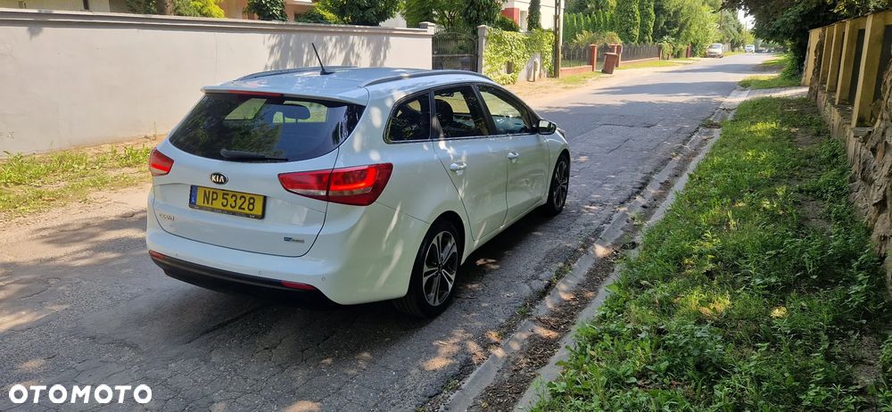 Kia Ceed 1.6 CRDi 136 DCT ISG Platinum Edition - 6