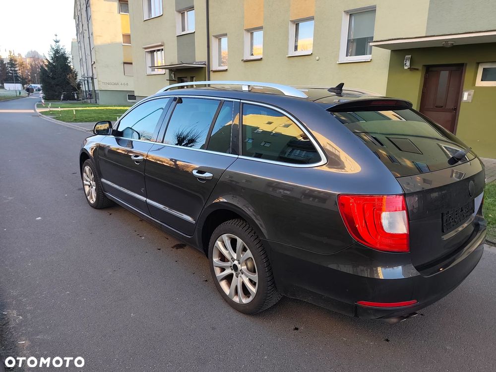 Skoda Superb 2.0 TDI DPF Exclusive - 8