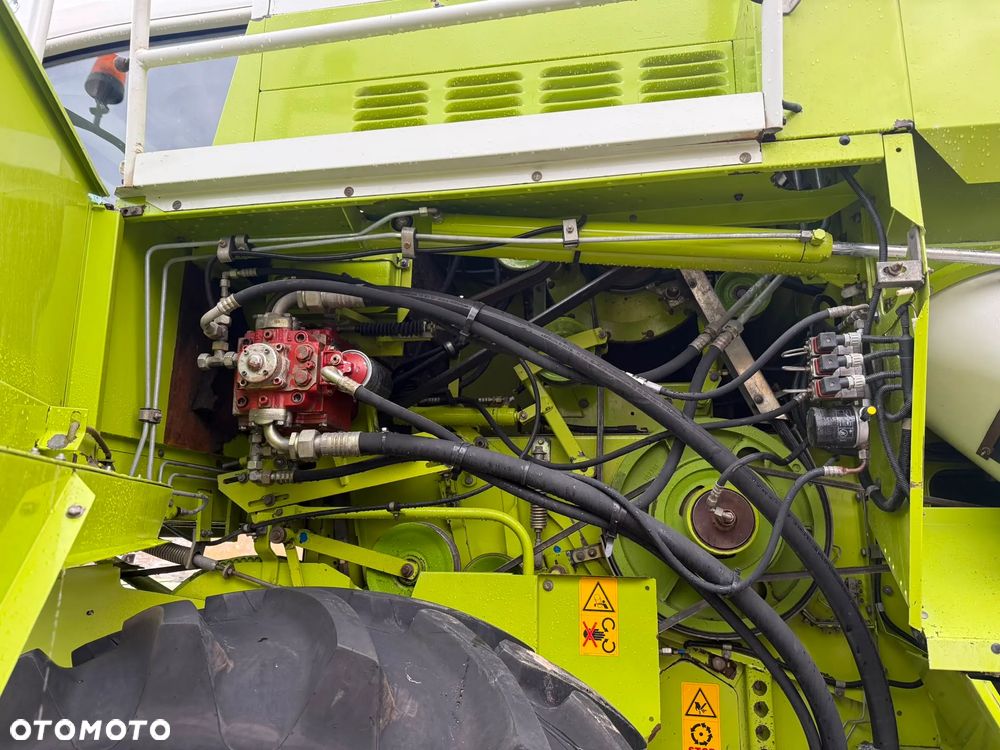Claas Mega 208 II - 8
