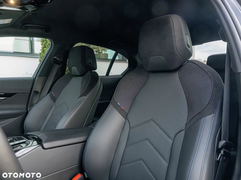 BMW Seria 5 520d xDrive - 10