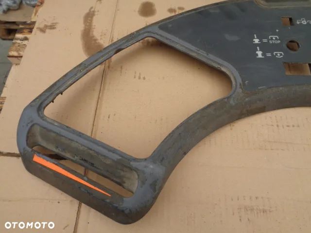 Plastik osłona boczek ramka konsoli kabina New Holland TM120 TM130 TM140 TM155 TM175 TM190 - 2