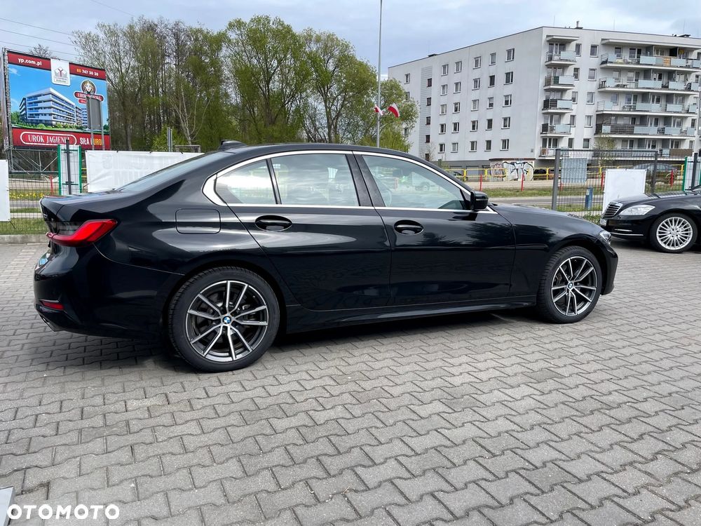 BMW Seria 3 330i Luxury Line sport - 11